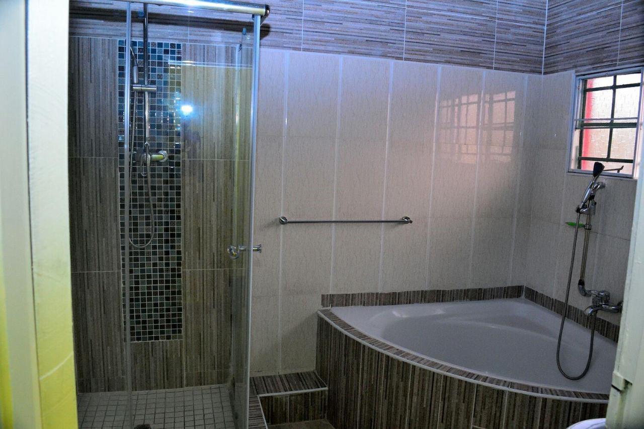 Mathlyn Guesthouse Gaborone Dış mekan fotoğraf