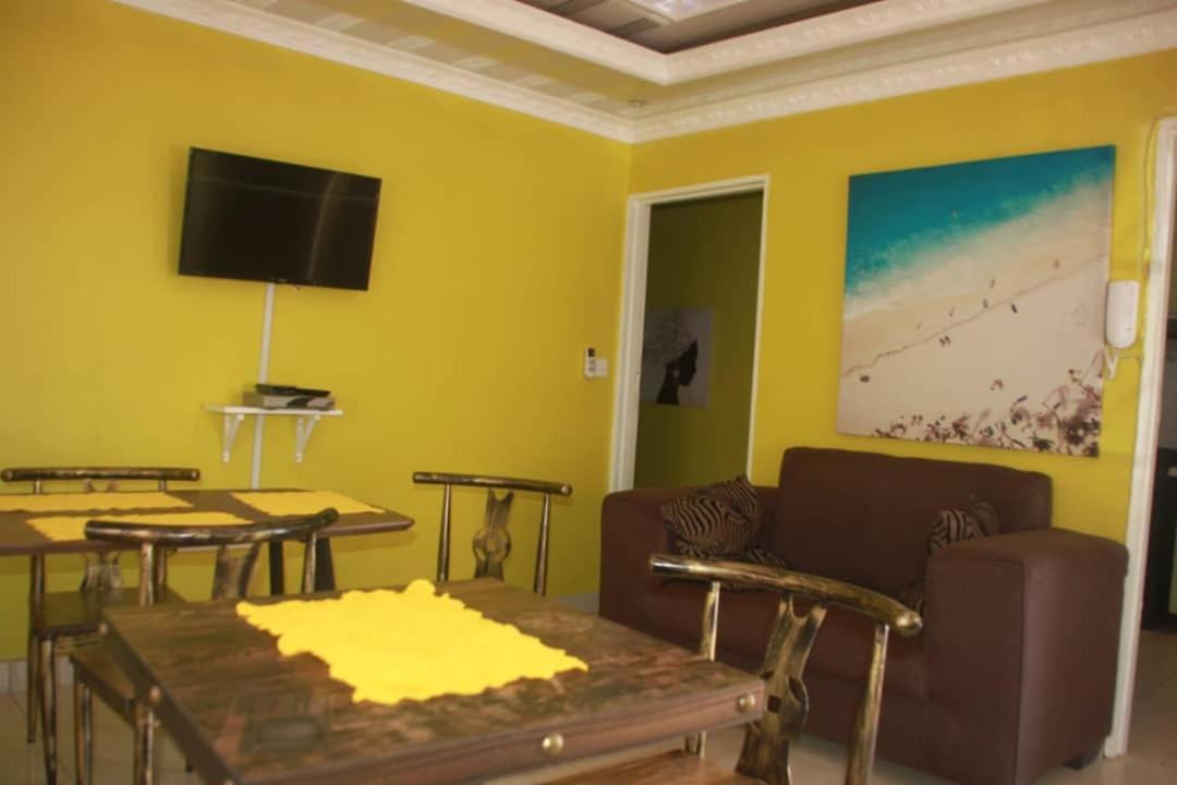 Mathlyn Guesthouse Gaborone Dış mekan fotoğraf