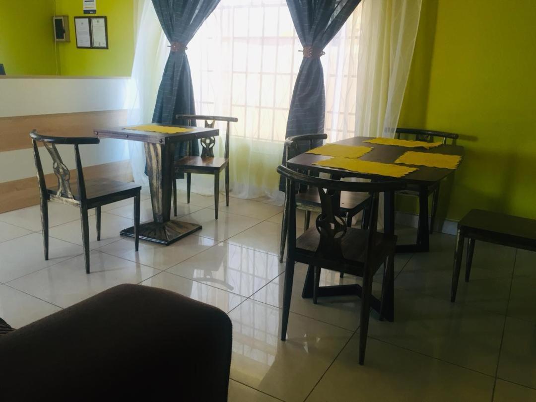 Mathlyn Guesthouse Gaborone Dış mekan fotoğraf