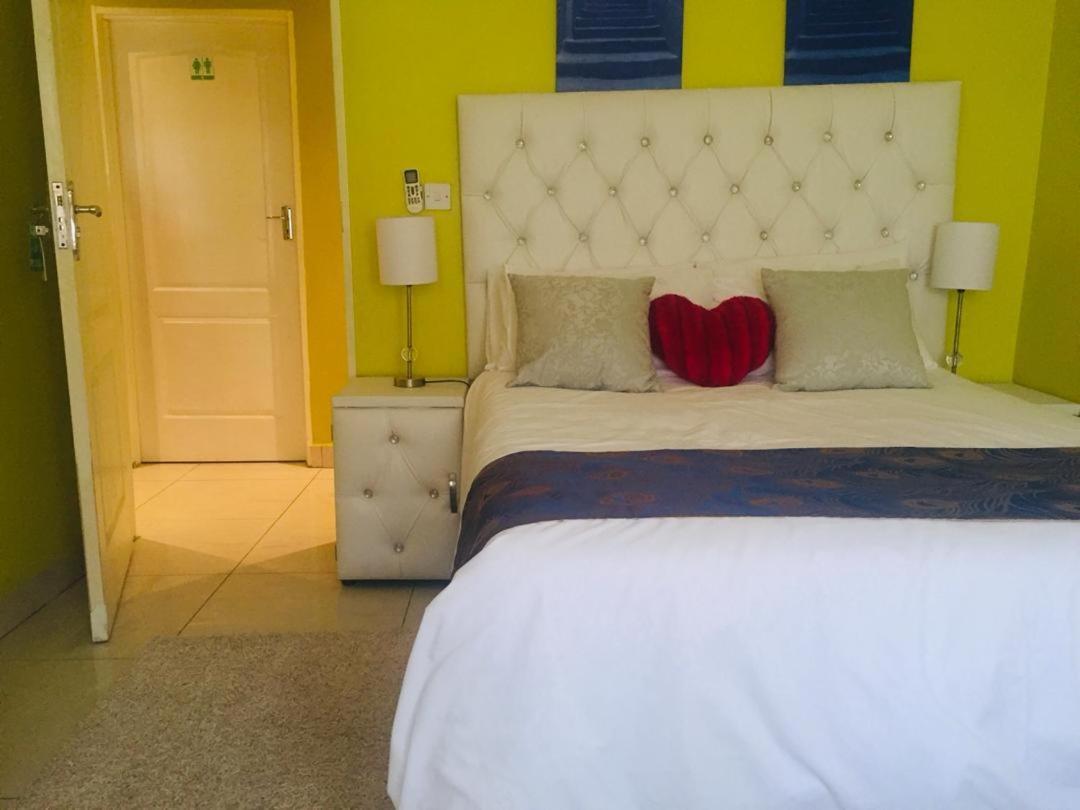 Mathlyn Guesthouse Gaborone Dış mekan fotoğraf