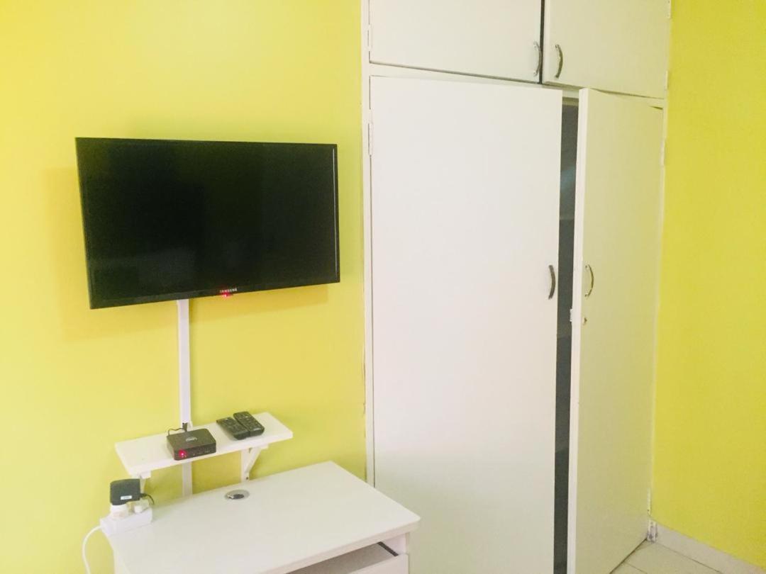 Mathlyn Guesthouse Gaborone Dış mekan fotoğraf