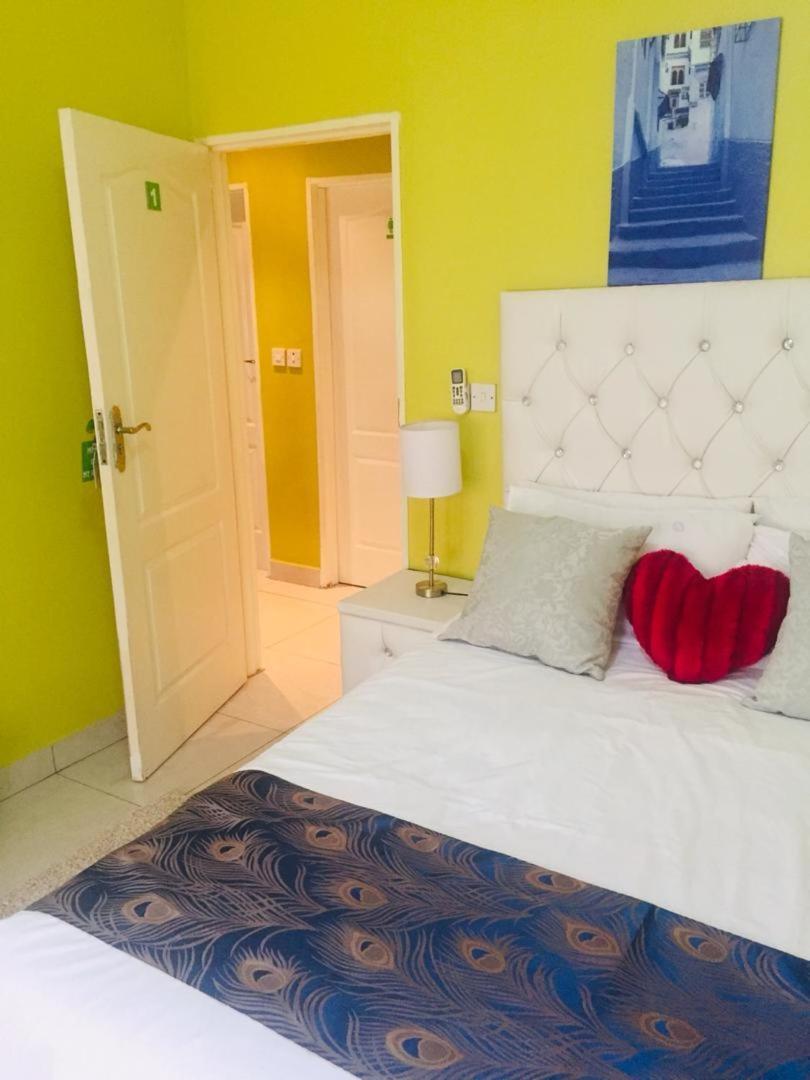 Mathlyn Guesthouse Gaborone Dış mekan fotoğraf