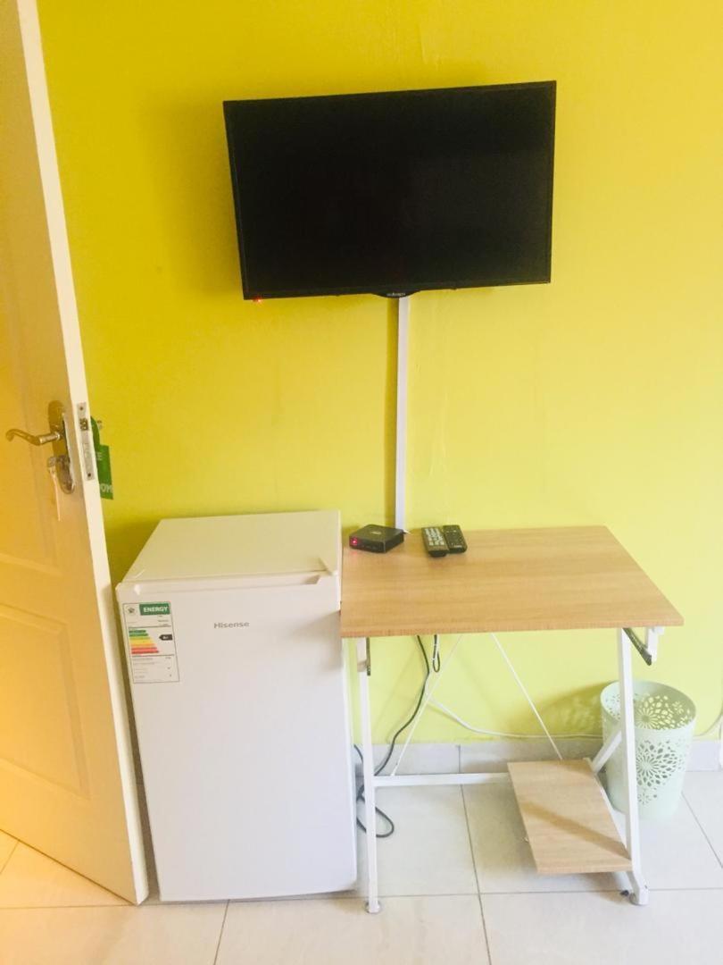 Mathlyn Guesthouse Gaborone Dış mekan fotoğraf