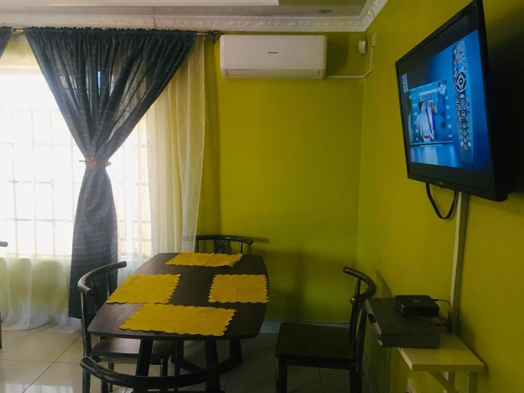 Mathlyn Guesthouse Gaborone Dış mekan fotoğraf