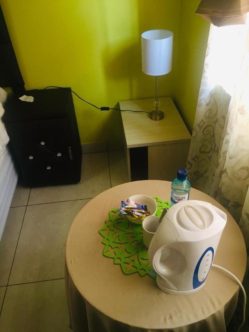 Mathlyn Guesthouse Gaborone Dış mekan fotoğraf