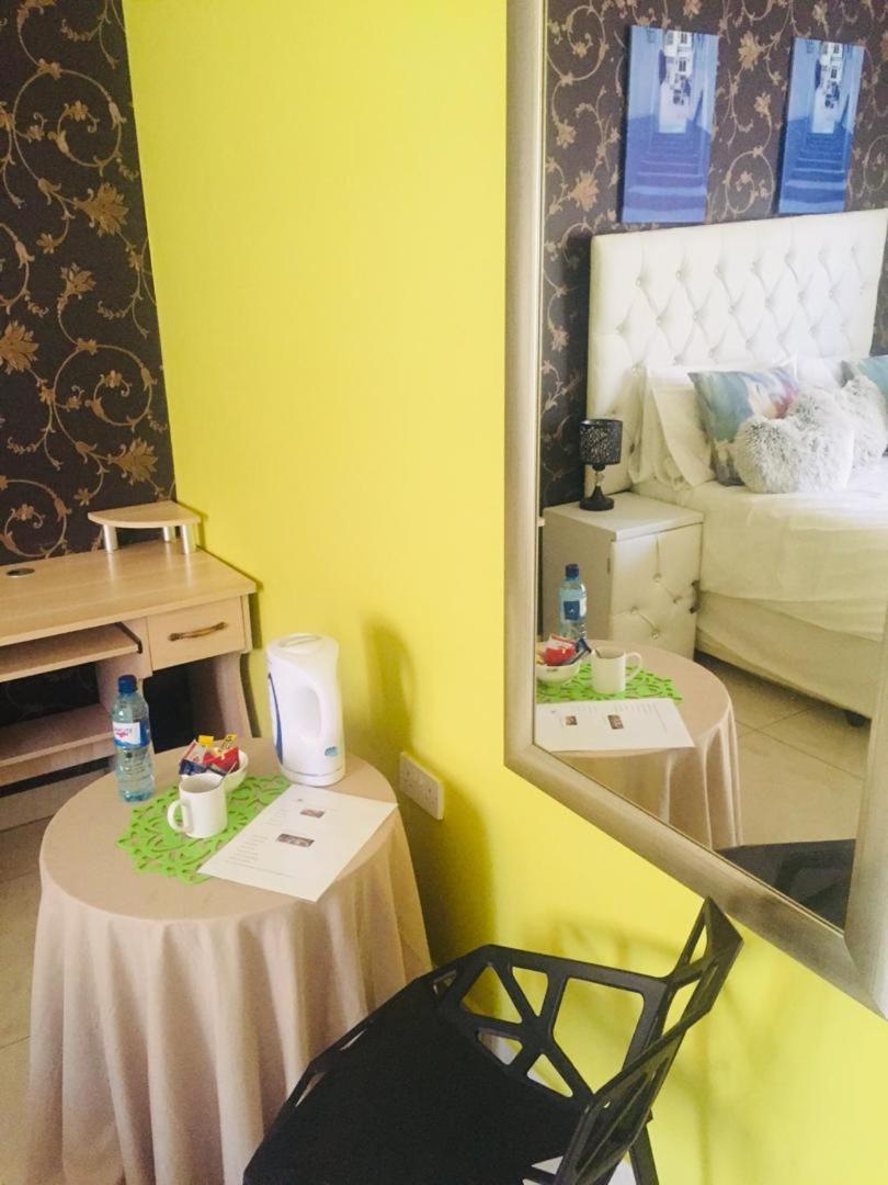 Mathlyn Guesthouse Gaborone Dış mekan fotoğraf