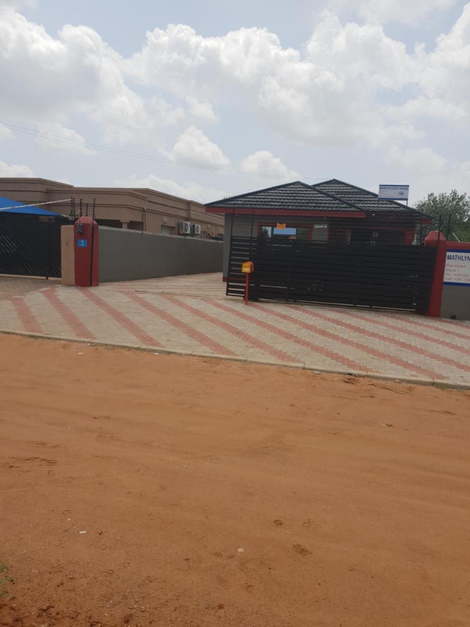 Mathlyn Guesthouse Gaborone Dış mekan fotoğraf