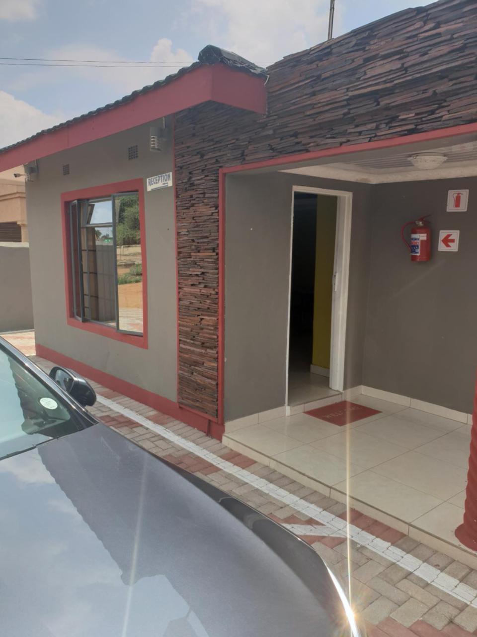 Mathlyn Guesthouse Gaborone Dış mekan fotoğraf