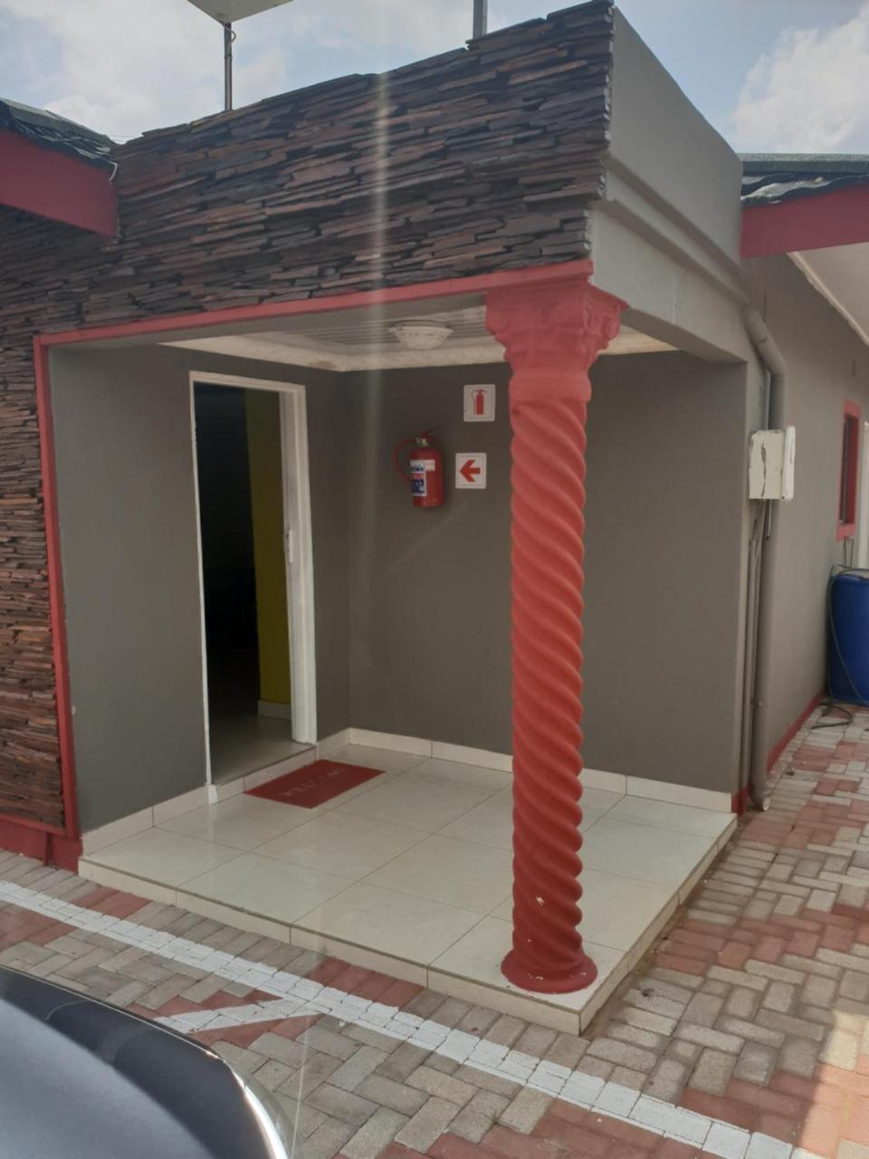 Mathlyn Guesthouse Gaborone Dış mekan fotoğraf