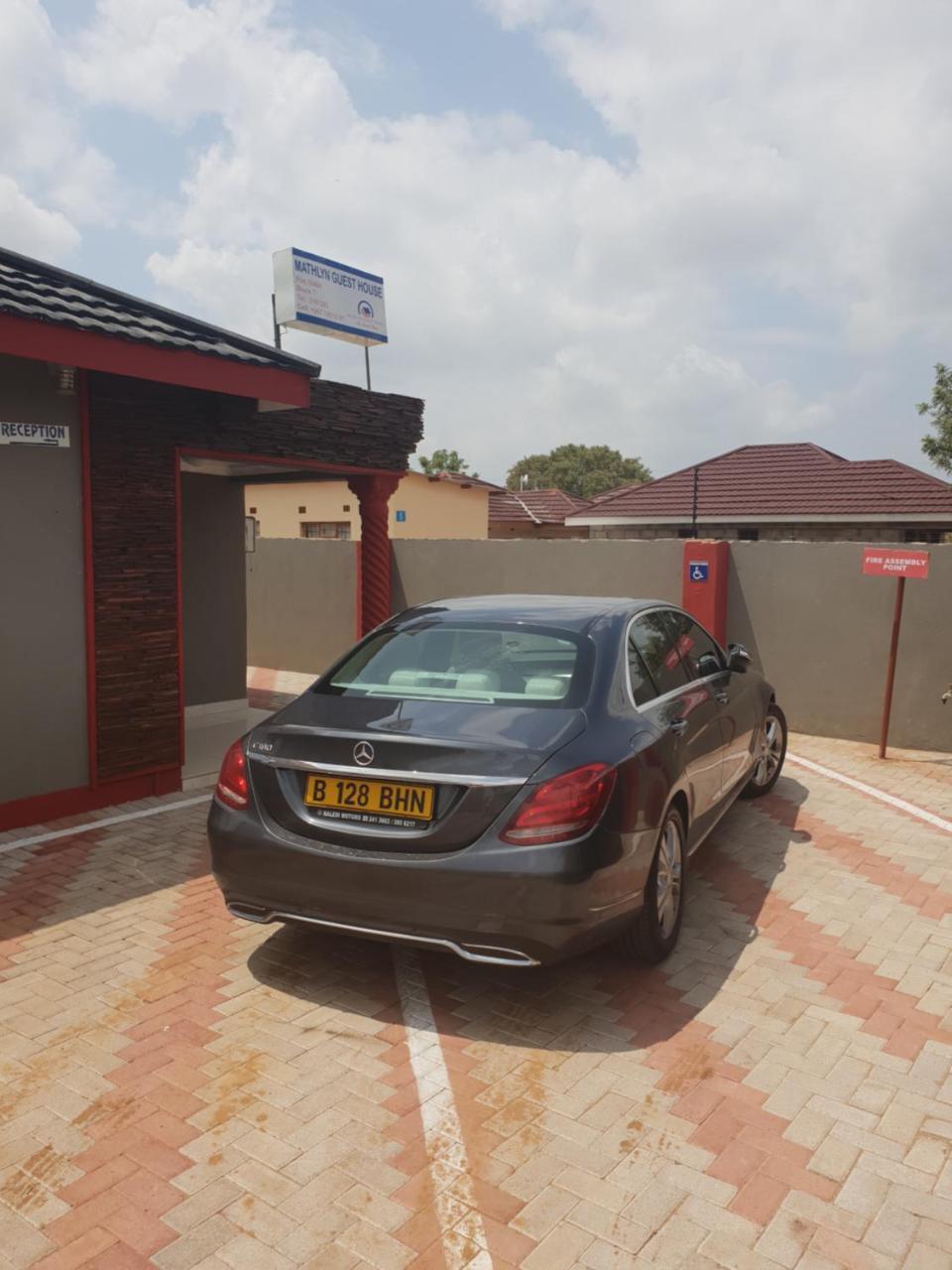 Mathlyn Guesthouse Gaborone Dış mekan fotoğraf