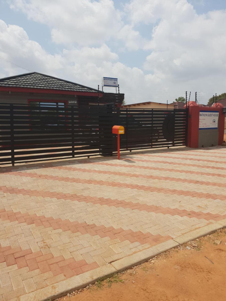 Mathlyn Guesthouse Gaborone Dış mekan fotoğraf